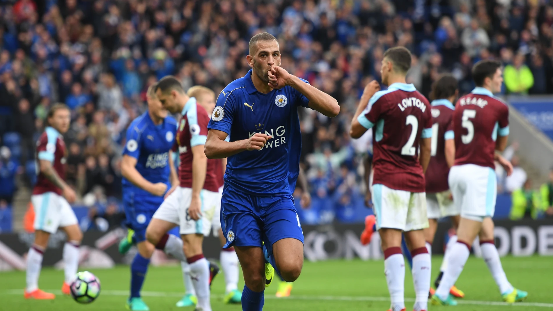 Islam Slimani celebra un gol Islam Slimani celebra un gol