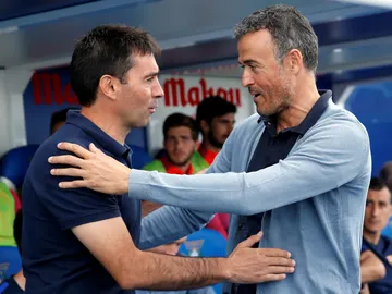 Luis Enrique saluda a Garitano en Butarque Luis Enrique saluda a Garitano en Butarque