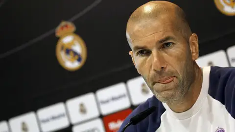 Zinedine Zidane, en rueda de prensa Zinedine Zidane, en rueda de prensa
