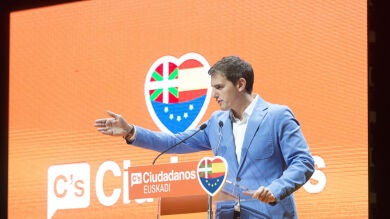 Rivera utiliza la campaña de Ciudadanos en el País Vasco para mandar mensajes a Rajoy y Sánchez