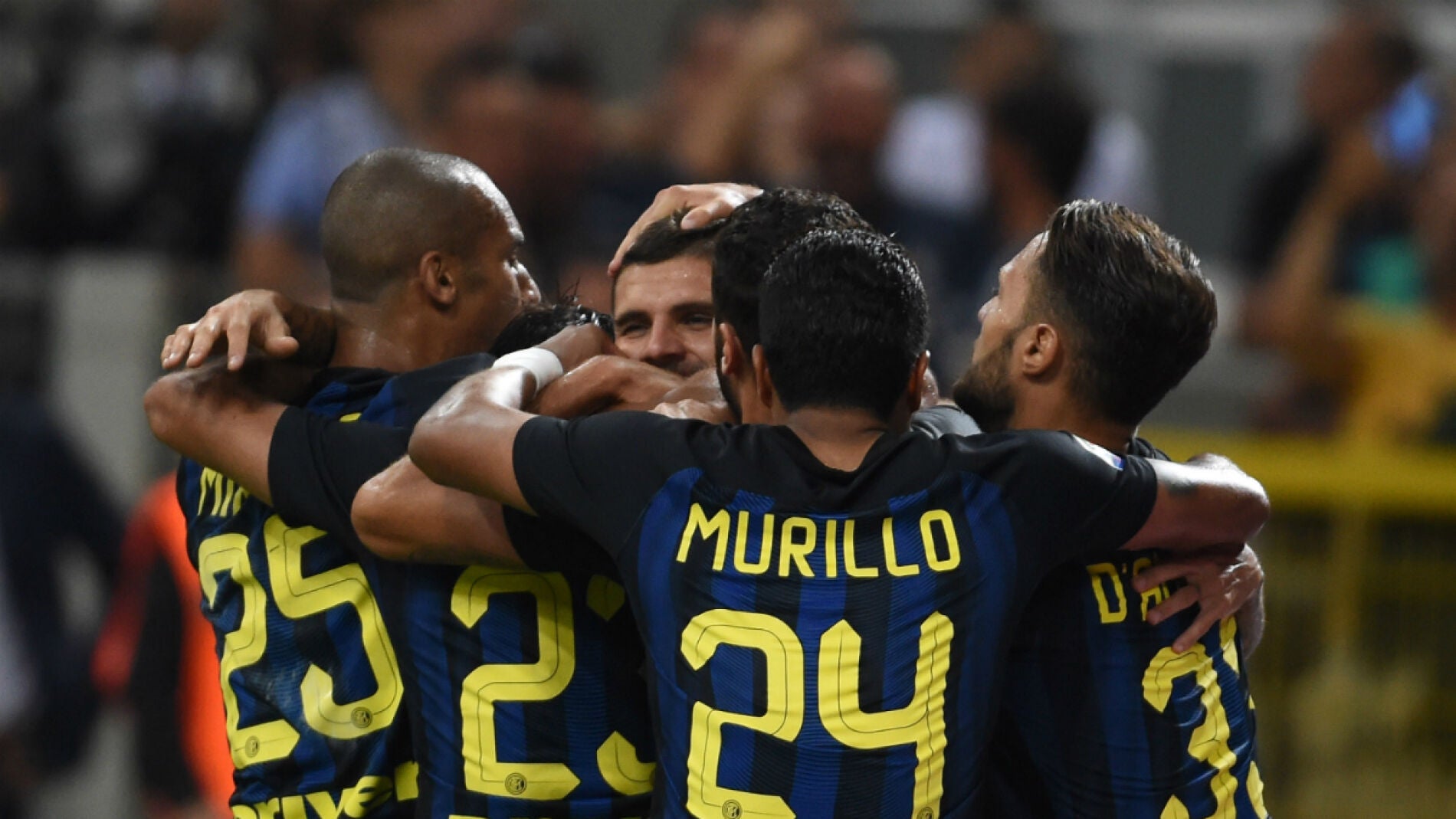 El Inter de Mil&aacute;n celebra un gol