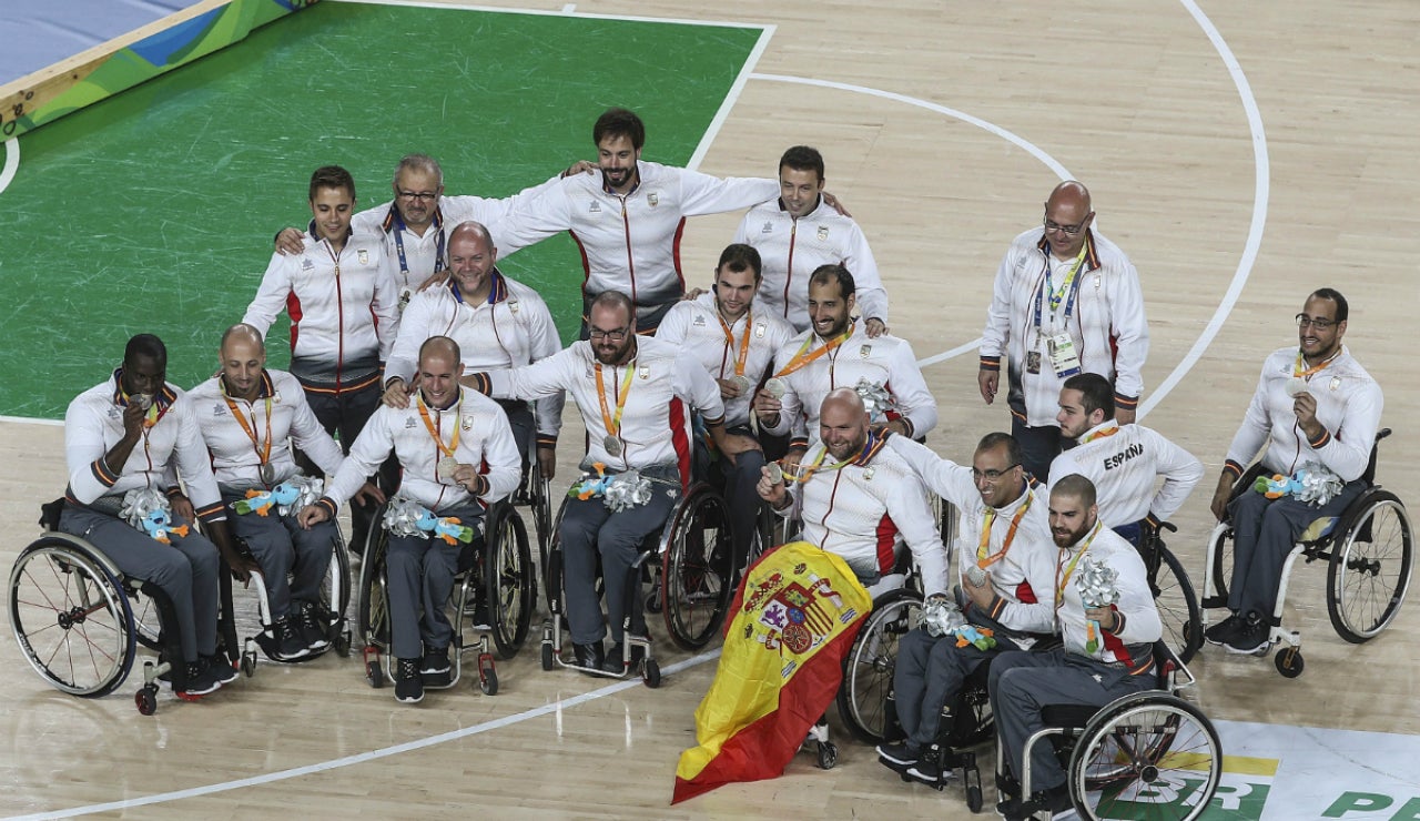 La selección española luce la plata en baloncesto La selección española luce la plata en baloncesto