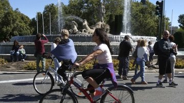 Ciclistas y peatones toman el centro de Madrid