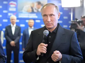 Vladimir Putin tras las elecciones parlamentarias Vladimir Putin tras las elecciones parlamentarias