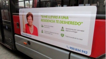 La empresa valenciana de cuidadores Cuidum ha lanzado la polémica campaña en Valencia