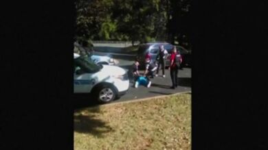 La Policía de Charlotte asegura haber encontrado un arma con las huellas del afroamericano muerto