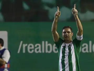 Joaquín celebra su gol ante el Málaga Joaquín celebra su gol ante el Málaga