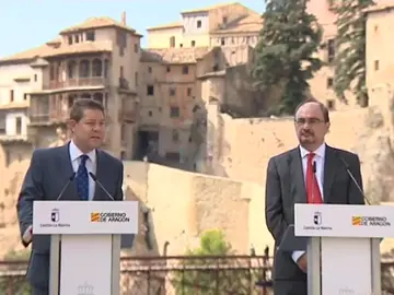 Frame 61.66177 de: Los presidentes de Castilla-La Mancha y Aragón le recuerdan que no puede hacer un congreso antes de que se resuelva el gobierno Frame 61.66177 de: Los presidentes de Castilla-La Mancha y Aragón le recuerdan que no puede hacer un congreso antes de que se resuelva el gobierno