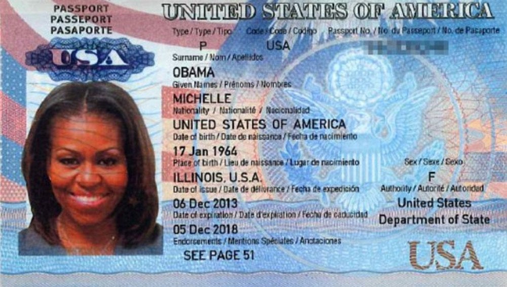 Imagen escaneada del pasaporte de Michelle Obama que circula por la web