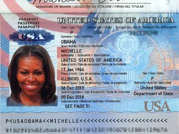 Imagen escaneada del pasaporte de Michelle Obama que circula por la web Imagen escaneada del pasaporte de Michelle Obama que circula por la web