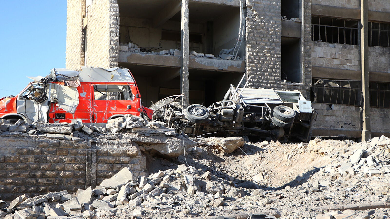 Más de 70 muertos y al menos 40 edificios destruidos por los bombardeos aéreos sobre Alepo