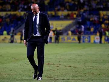 Zinedine Zidane abandona el campo de Las Palmas Zinedine Zidane abandona el campo de Las Palmas