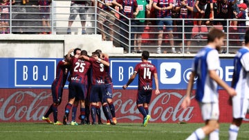 El Eibar celebra un gol ante la Real