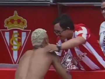 Neymar regaló su camiseta a un aficionado con Síndrome de Down Neymar regaló su camiseta a un aficionado con Síndrome de Down