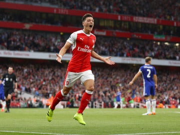Özil celebra su gol contra el Chelsea