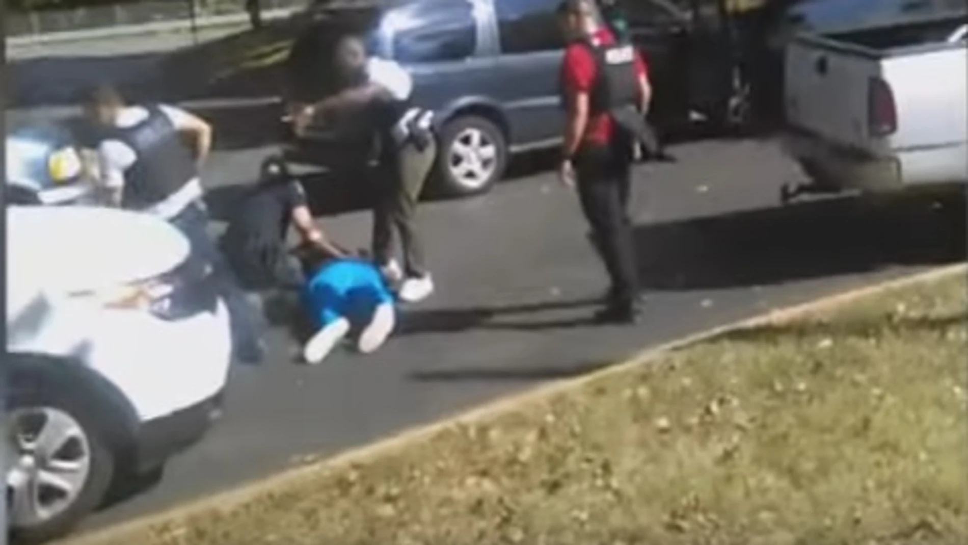 Agentes de Estados Unidos tras disparar a Scott en Charlotte Agentes de Estados Unidos tras disparar a Scott en Charlotte