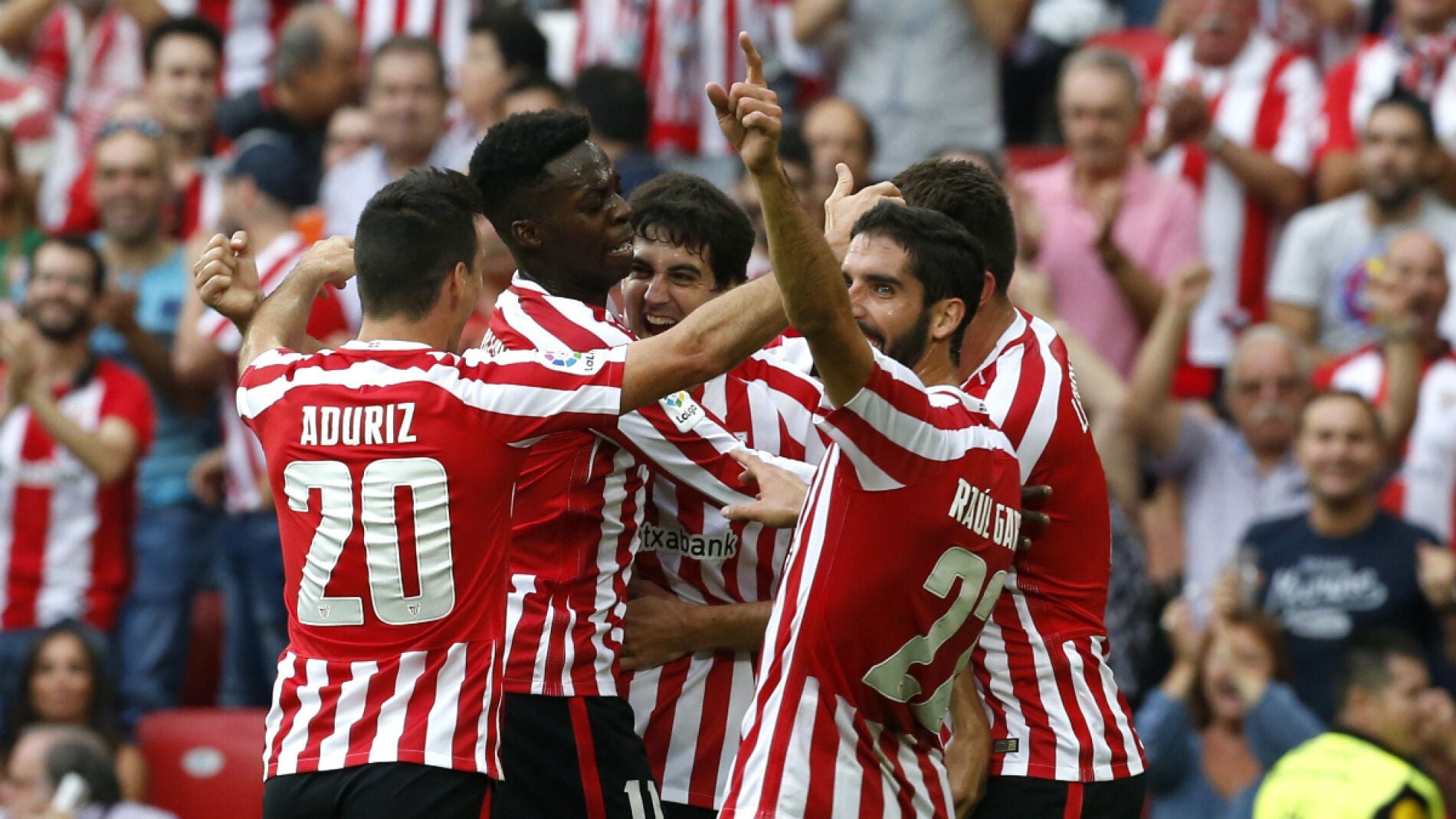 Los jugadores del Athletic celebran un gol