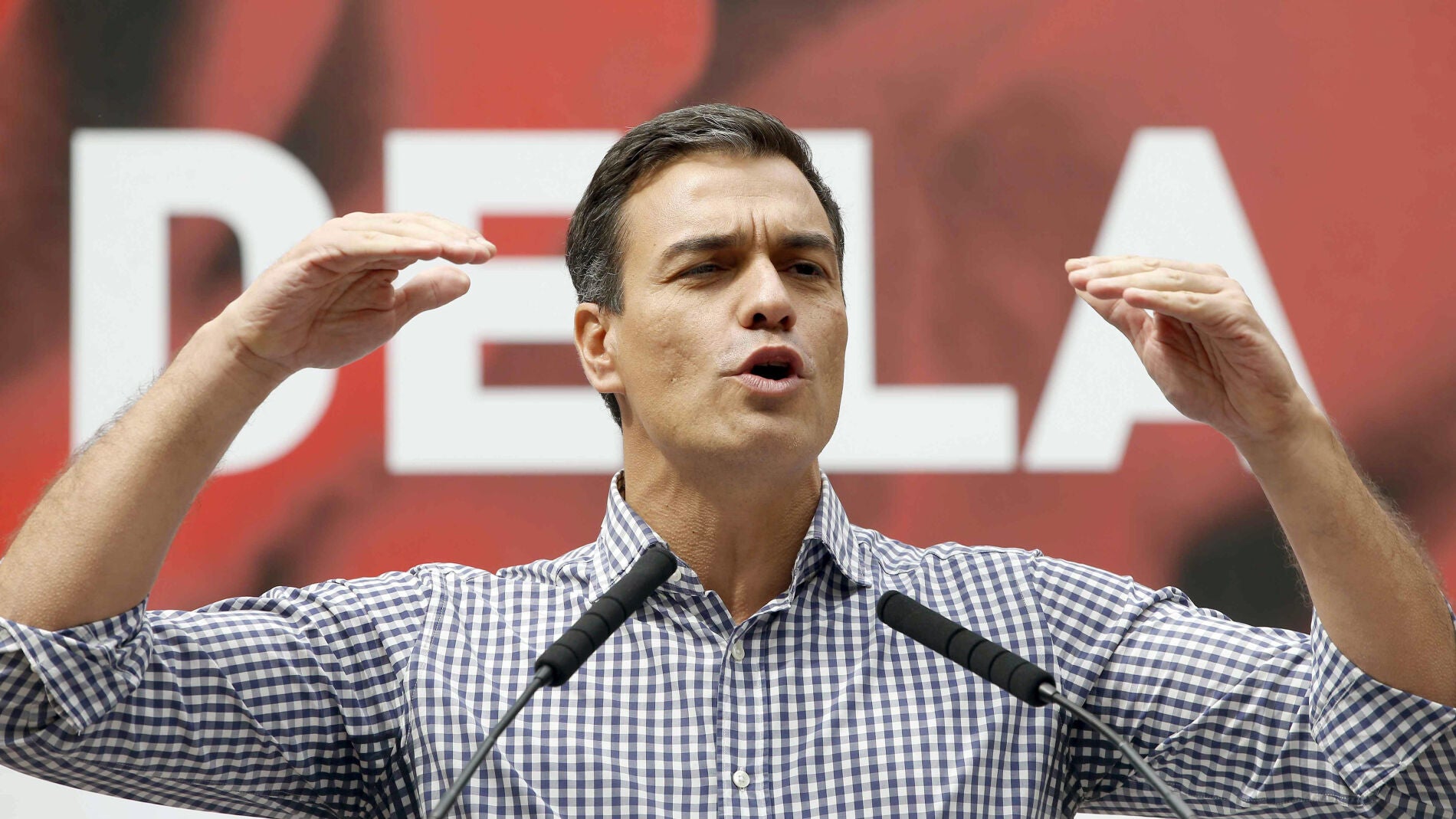 El secretario general del PSOE, Pedro S&aacute;nchez, durante su intervenci&oacute;n en la fiesta de la Rosa del PSC