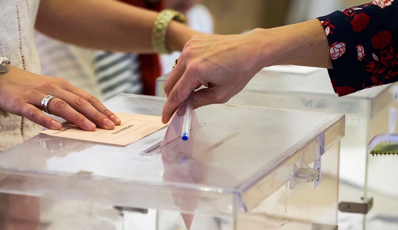 Urna de las elecciones Urna de las elecciones