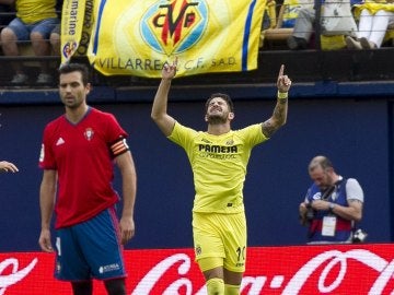 Pato celebra su gol ante el Osasuna