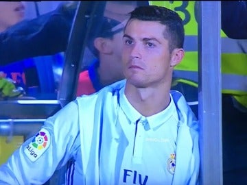 Cristiano Ronaldo, en el banquillo del Real Madrid