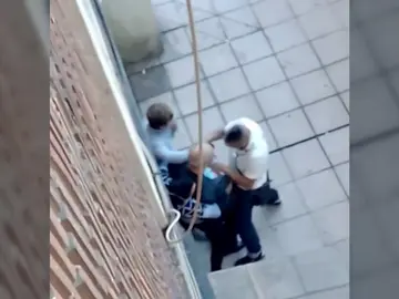 Frame 8.218635 de: Asalto después de cobrar la pensión Frame 8.218635 de: Asalto después de cobrar la pensión