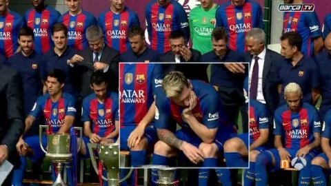 Messi, pensativo durante la foto de grupo del F. C Barcelona
