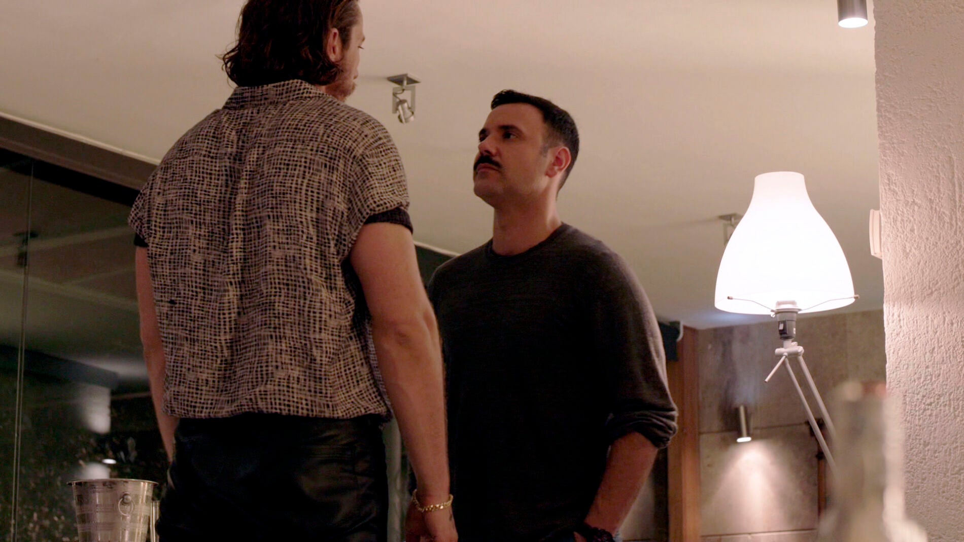 Pablo negocia con Vlad