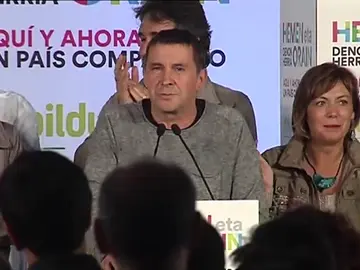 Frame 2.008894 de: Otegi: "A todos los que en Madrid soñabais con el entierro de la alternativa soberanista, aquí estamos" Frame 2.008894 de: Otegi: "A todos los que en Madrid soñabais con el entierro de la alternativa soberanista, aquí estamos"