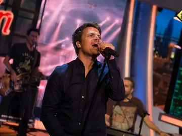 Dani Martín canta su nuevo single Dani Martín canta su nuevo single