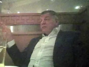 Allardyce, cazado en un trama de corrupción de fichajes. Allardyce, cazado en un trama de corrupción de fichajes.