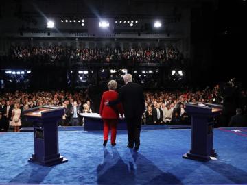 Hillary Clinton y Donald Trump, antes de su debate electoral