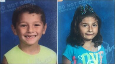 Hallan muertos a dos hermanos de siete y seis años en el interior del coche de su madre 