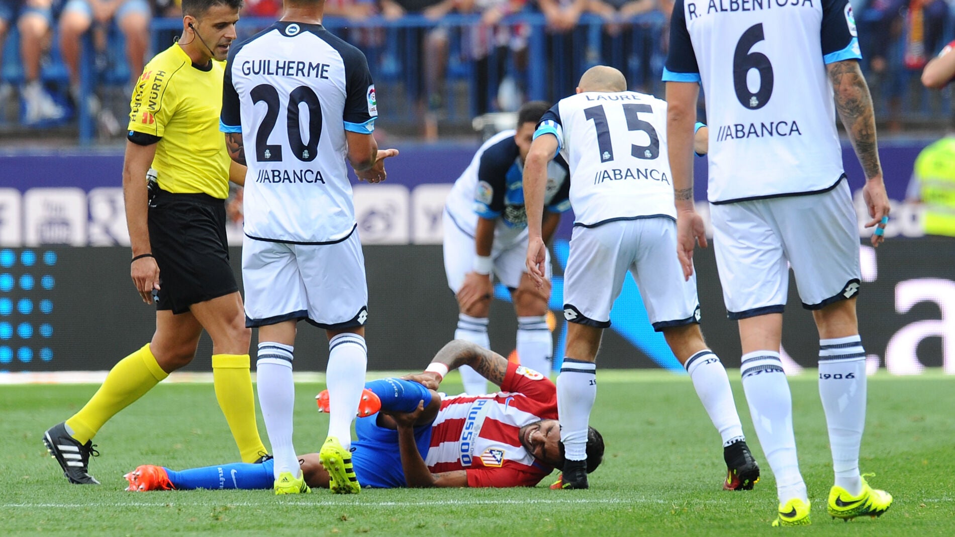 Augusto Fern&aacute;ndez, en el momento de su lesi&oacute;n ante el Deportivo