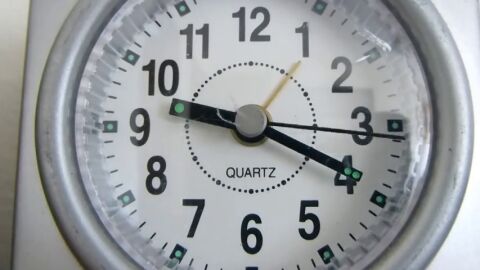 Frame 5.411348 de: Los espa&ntilde;oles trabajamos m&aacute;s horas, pero producimos menos