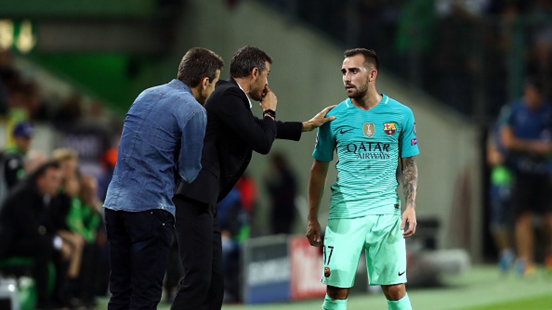 Luis Enrique da instrucciones a Paco Alc&aacute;cer