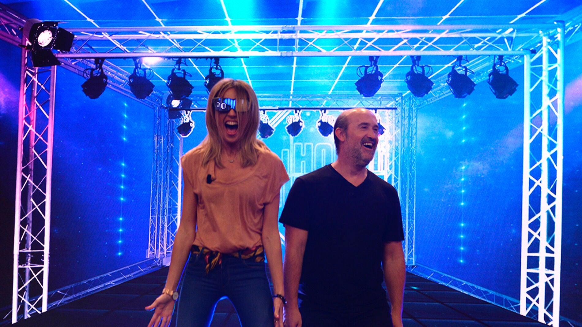 Descubre las party-gafas gracias a Anna Simon