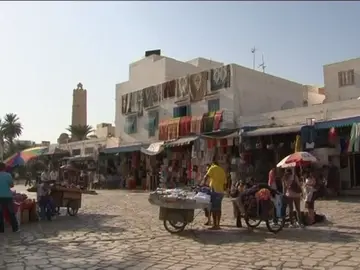 Frame 104.531591 de: Túnez realiza un "gran esfuerzo" en turismo para que tenga éxito la transición democrática Frame 104.531591 de: Túnez realiza un "gran esfuerzo" en turismo para que tenga éxito la transición democrática