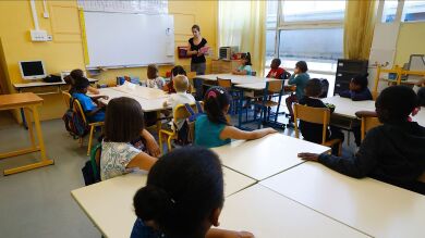 Los profesores españoles imparten 126 horas más de clases al año que la media europea