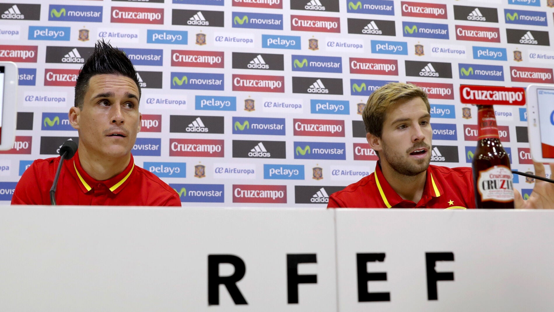 Callej&oacute;n e I&ntilde;igo Mart&iacute;nez comparecen ante los medios