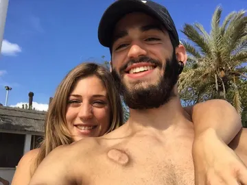 Pablo Ráez junto a su novia Andrea Pablo Ráez junto a su novia Andrea