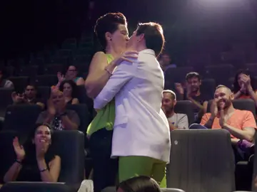 Trini y Maricarmen logran dar rienda suelta al amor tras una sorpresa de cine Trini y Maricarmen logran dar rienda suelta al amor tras una sorpresa de cine