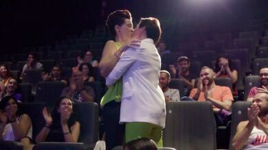 Trini y Maricarmen logran dar rienda suelta al amor tras una sorpresa de cine