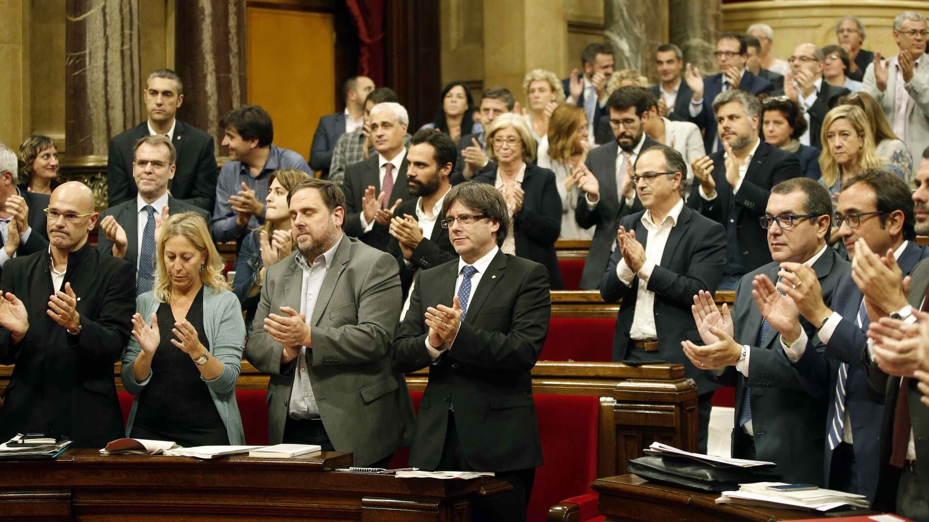 Aplausos en el Parlament de Catalu&ntilde;a