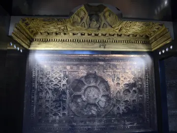 Imagen del techo del Templo de Bel en Palmira durante la presentación a los medios de la exposición 'Renacer de la destrucción' Imagen del techo del Templo de Bel en Palmira durante la presentación a los medios de la exposición 'Renacer de la destrucción'