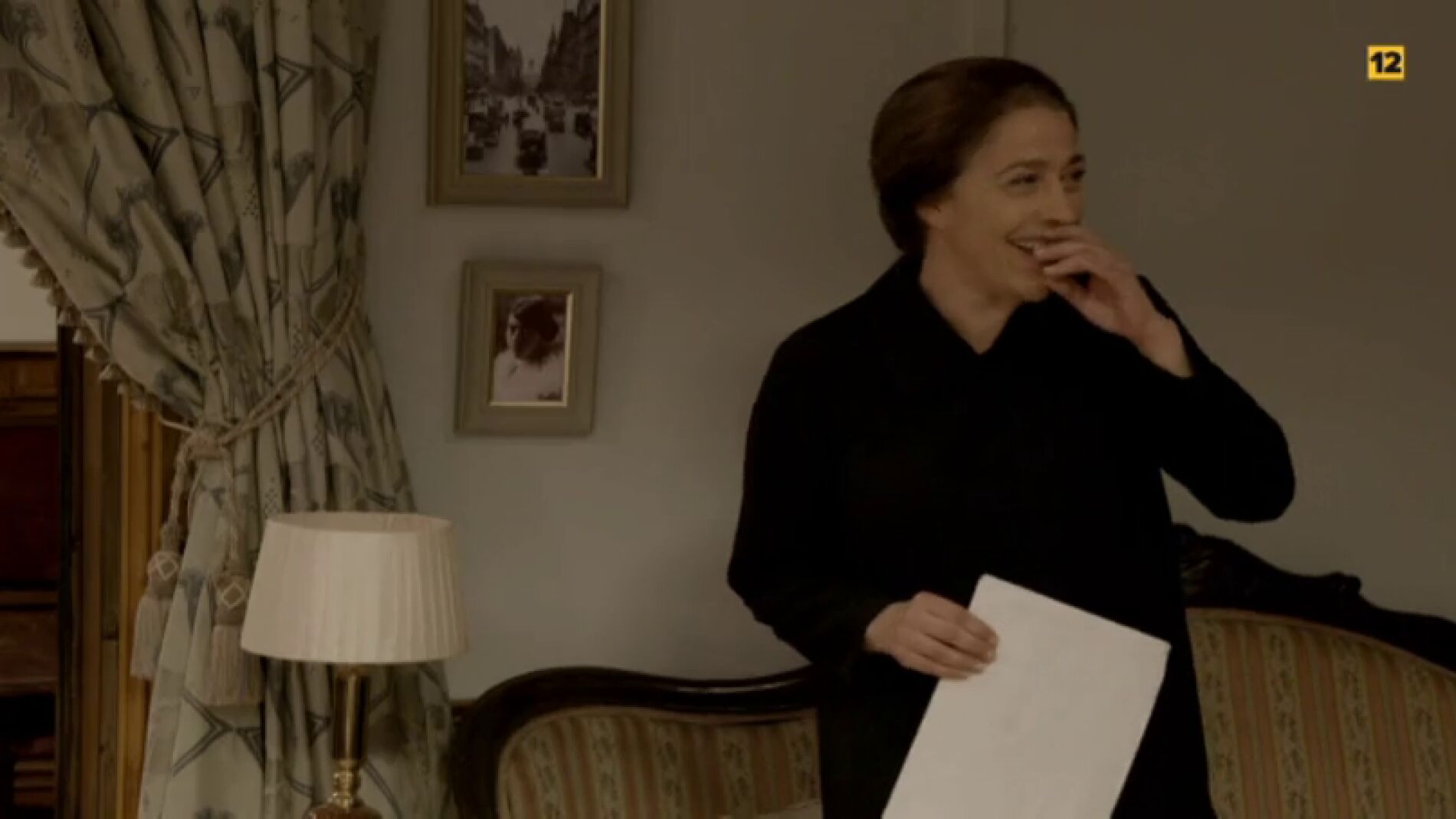 Frame 4.326376 de: Los actores de 'El secreto de Puente Viejo' protagonizan una especial sorpresa 