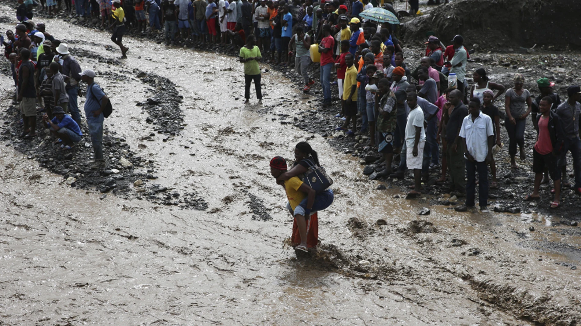 Torrente de agua en Haití Torrente de agua en Haití