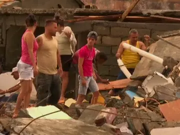 Frame 62.324 de: El Huracán Matthew deja ya 39 muertos a su paso por el Caribe Frame 62.324 de: El Huracán Matthew deja ya 39 muertos a su paso por el Caribe