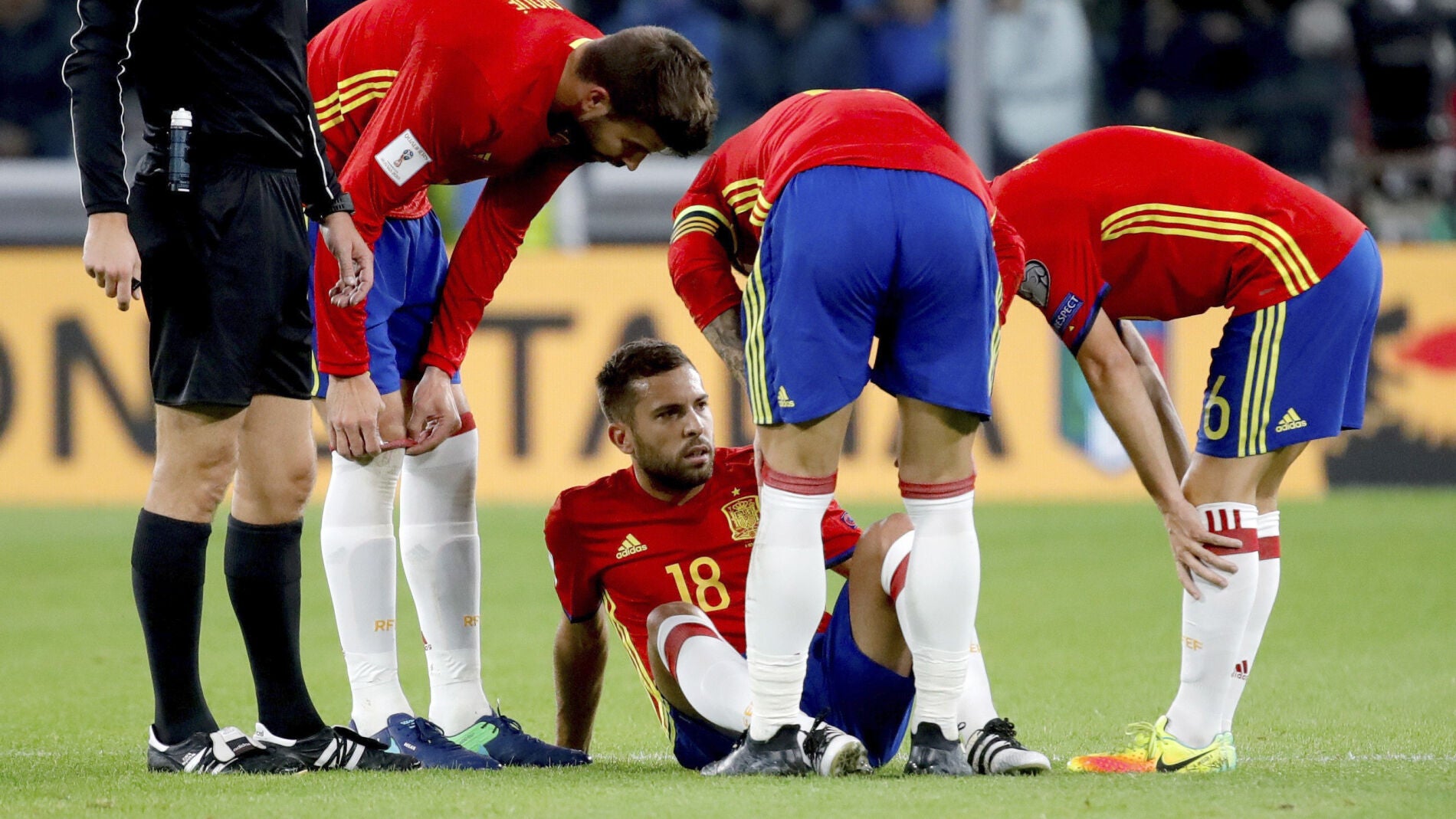 Jordi Alba cae lesionado con la selecci&oacute;n espa&ntilde;ola de f&uacute;bol