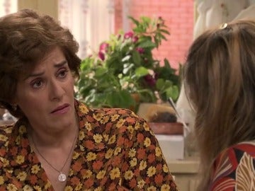 Frame 158.977022 de: Benigna descubre que Camilo rob&oacute; dinero en el hostal